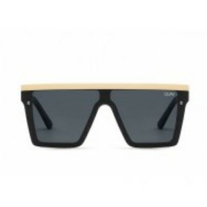 Quay Hindsight Sunglasses Black/Gold